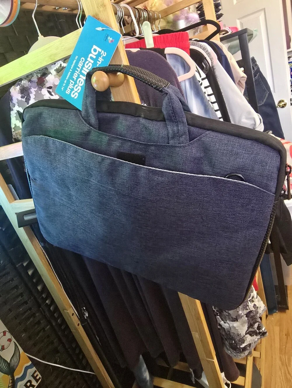 #0644 NWT 14.5x10.5x1 Navy Padded Laptop Case, 7 Zip & Slip Pockets, Shldr Strap
